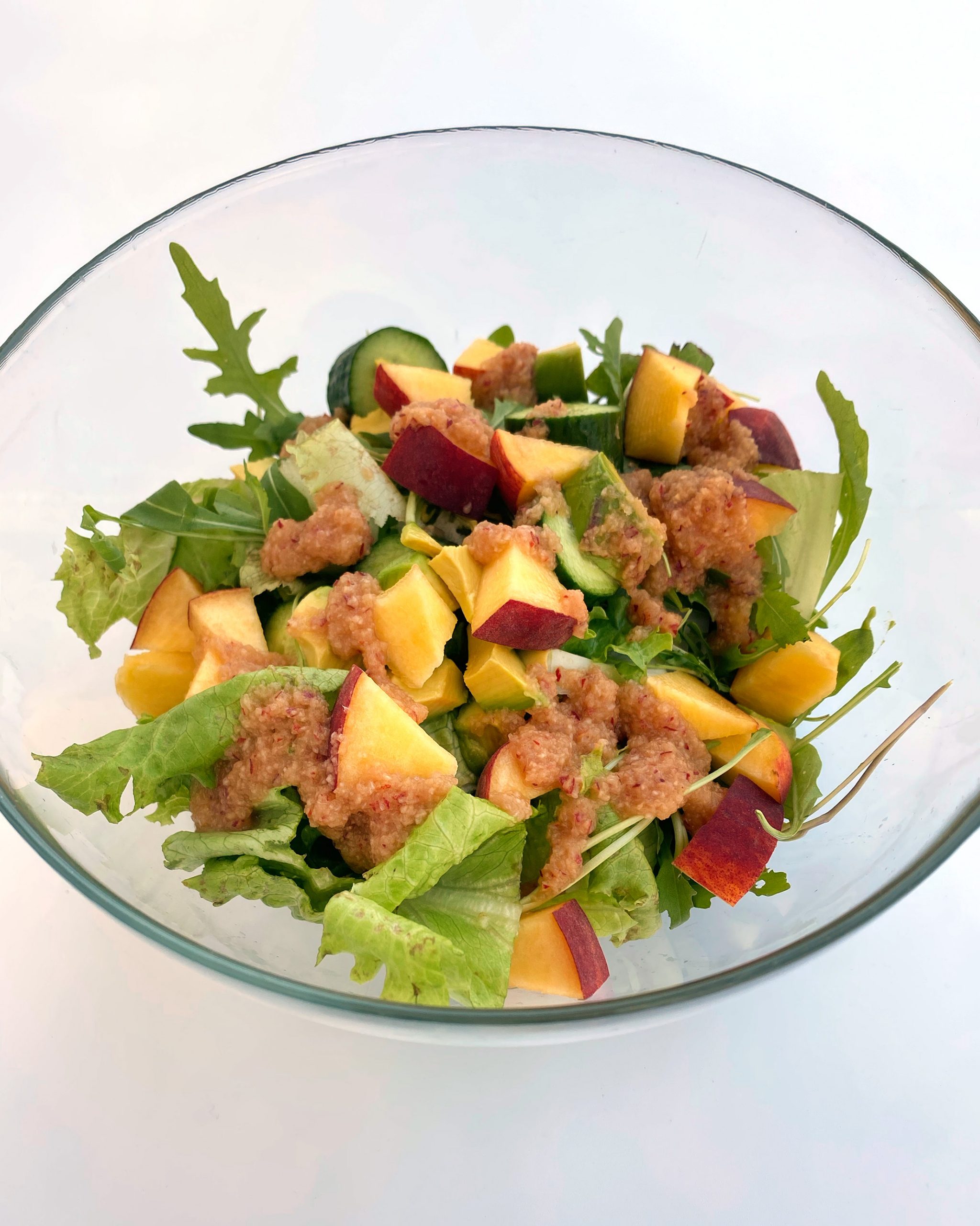 σαλάτα με ροδάκινο